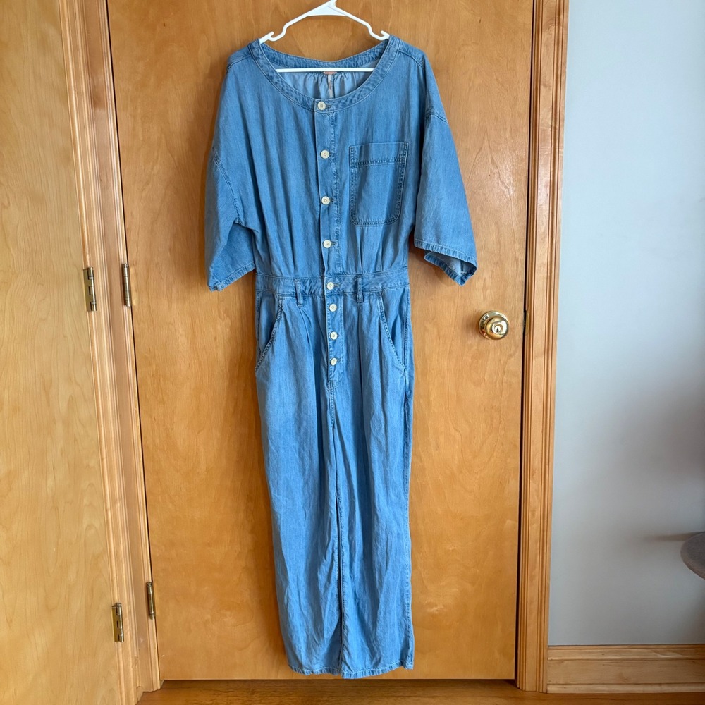 Free People Denim Jumpsuit Womens Small Blue Button Front Short Sleeve‎ Boho